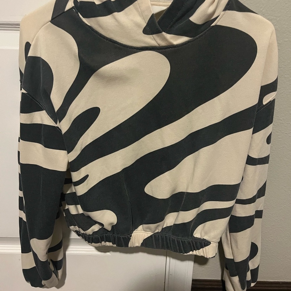 H&M cropped hoodie sweatshirt